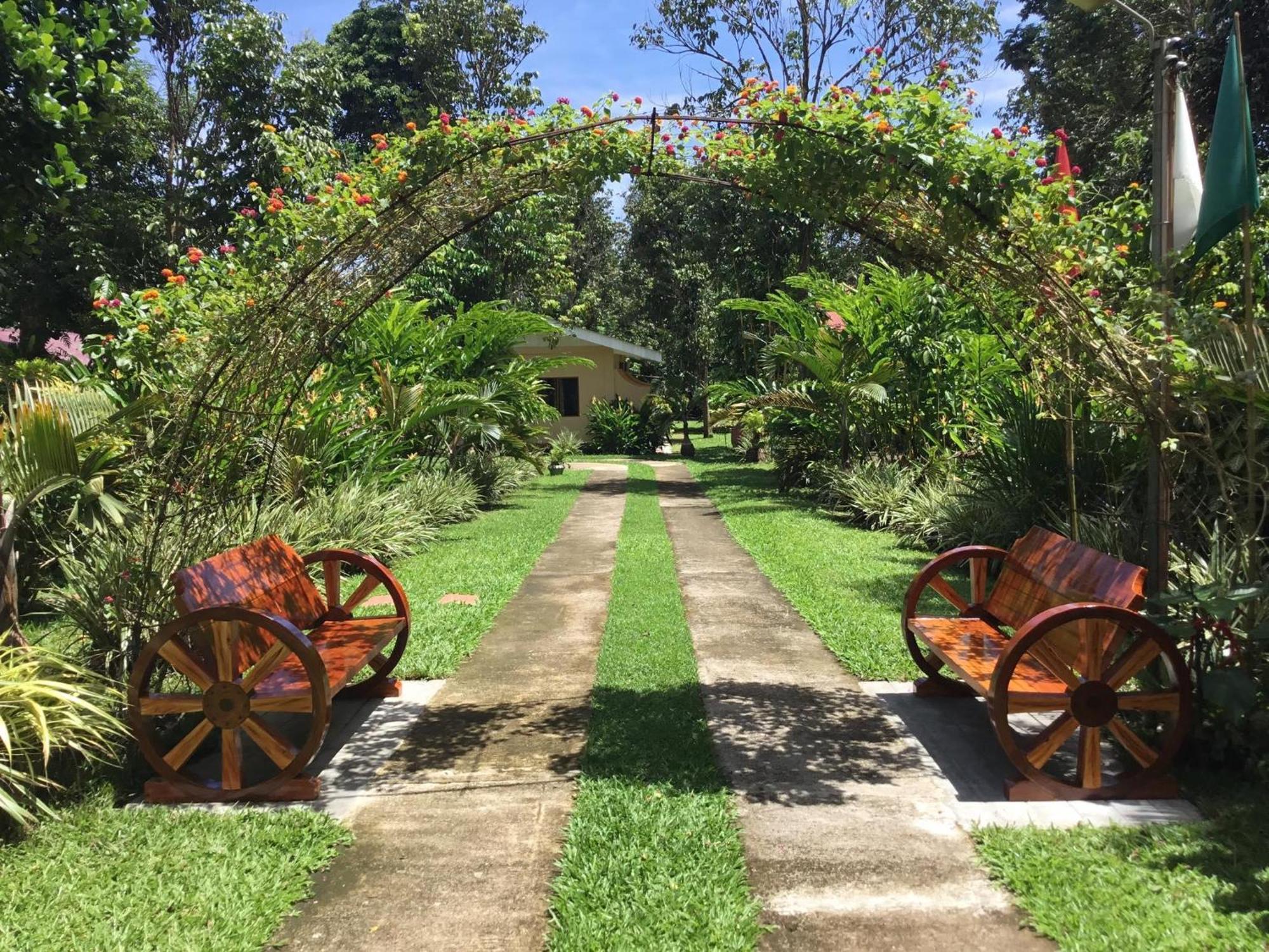 Camiguin Lanzones Resort Mambajao Ngoại thất bức ảnh