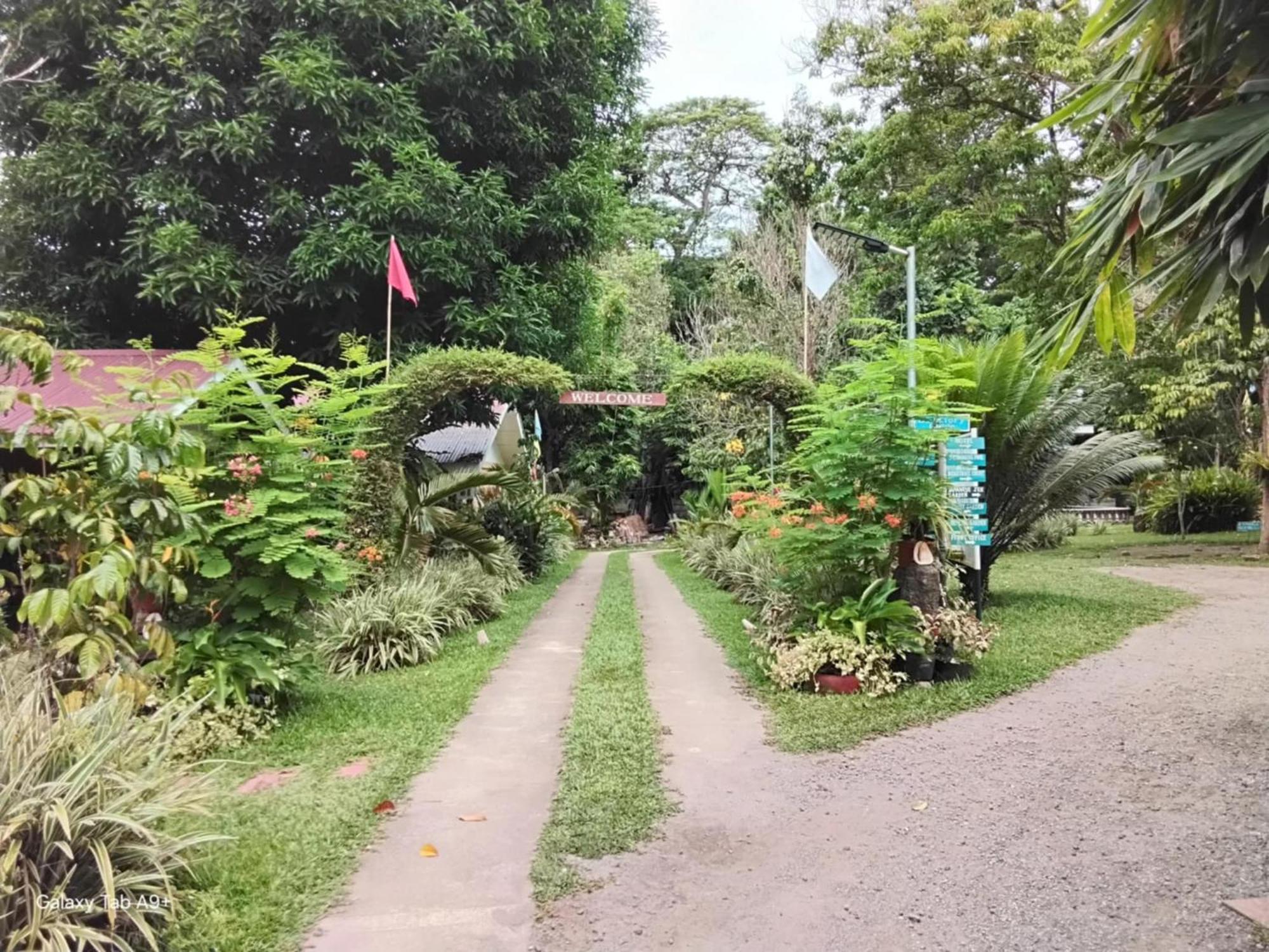 Camiguin Lanzones Resort Mambajao Ngoại thất bức ảnh